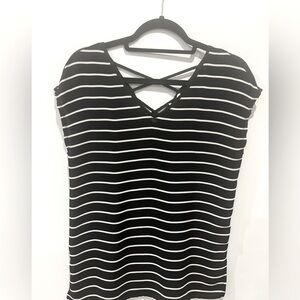 Reitmans Black and White Striped V-Neck Top